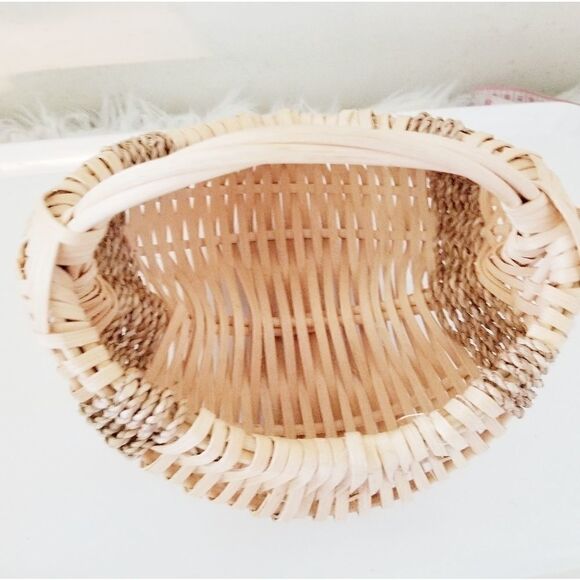 Handcrafted basket farmhouse decor style - Picture 7 of 7